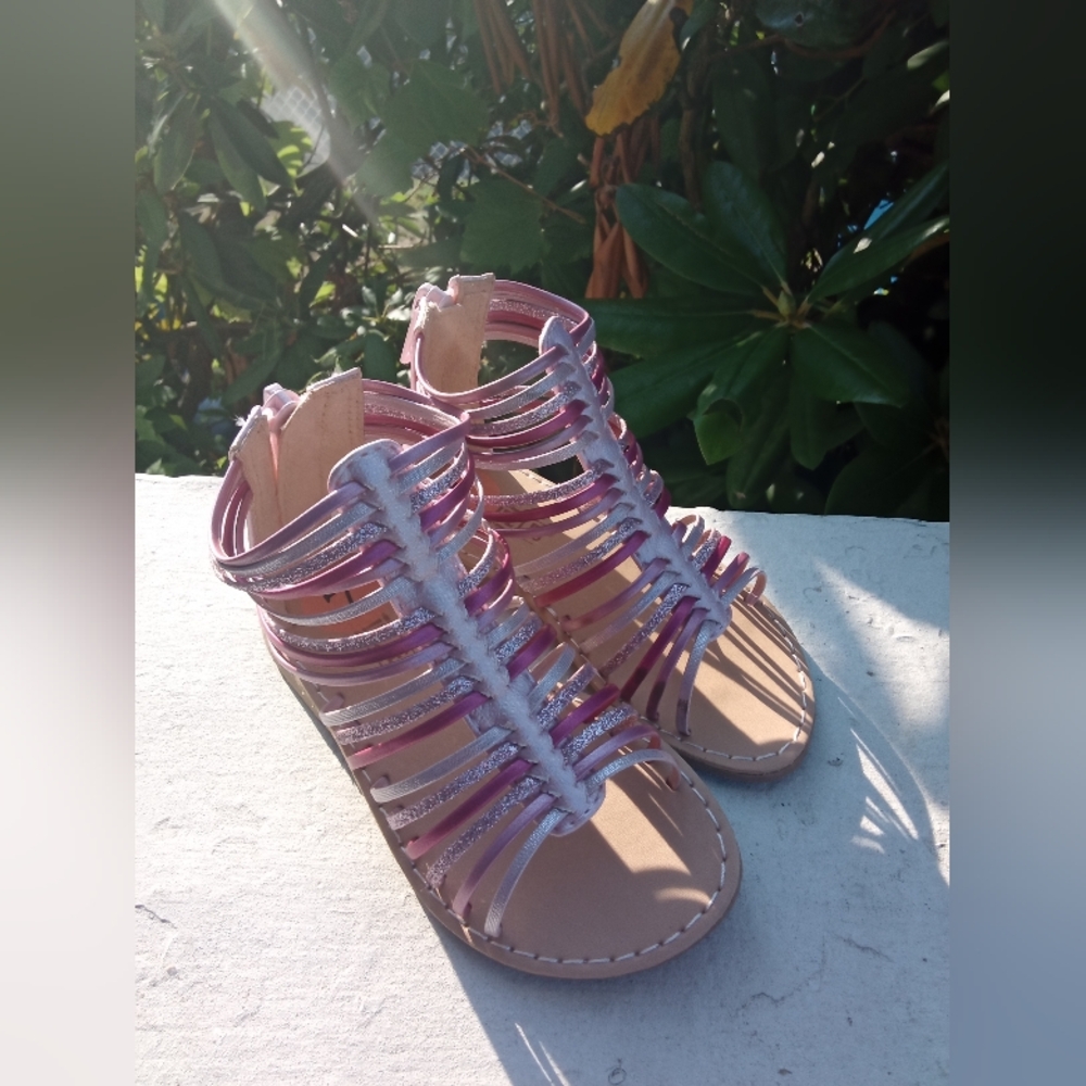 Seychelles Pink and Silver Strappy Sandals NIB Girls Sz 7 KR24563